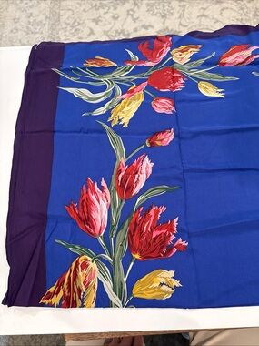Vtg. Parrot. Tulip Shawl 100% Silk The Metropolitan Museum Of Art Made In Japan